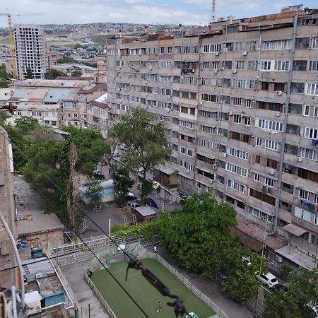 Large Apt Near Republic Square Appartamento Erevan Esterno foto